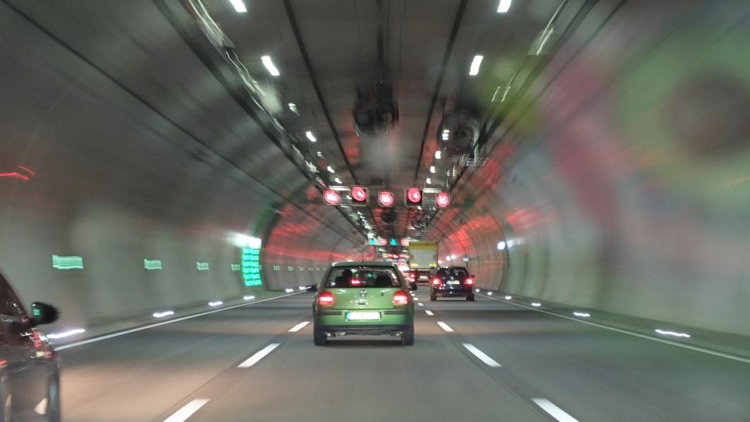 auto-962083_1280.jpg