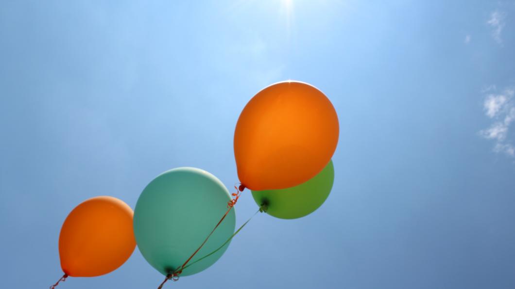 colorful-hot-air-balloon-wallpaper-balloons.jpg