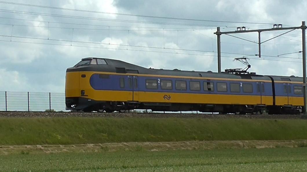 trein in weiland.jpg