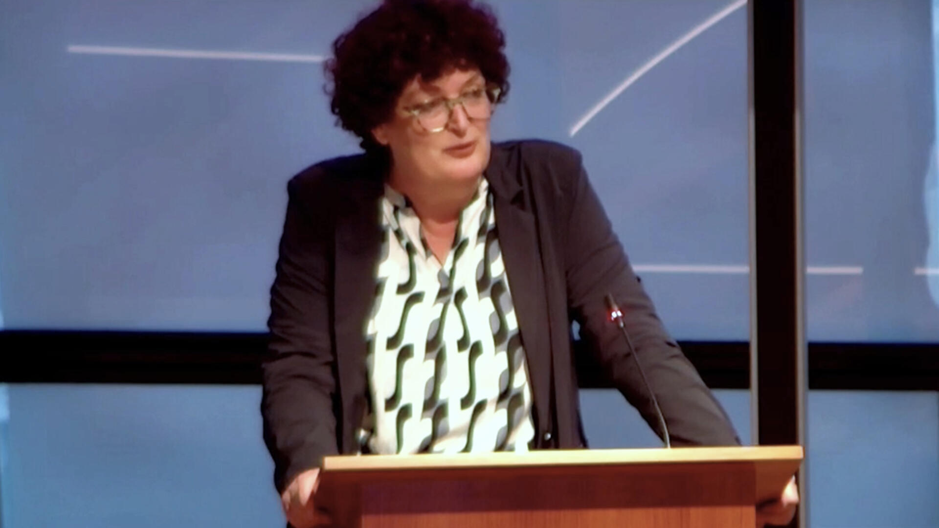 Fractievoorzitter José Huls tijdens haar inspraak